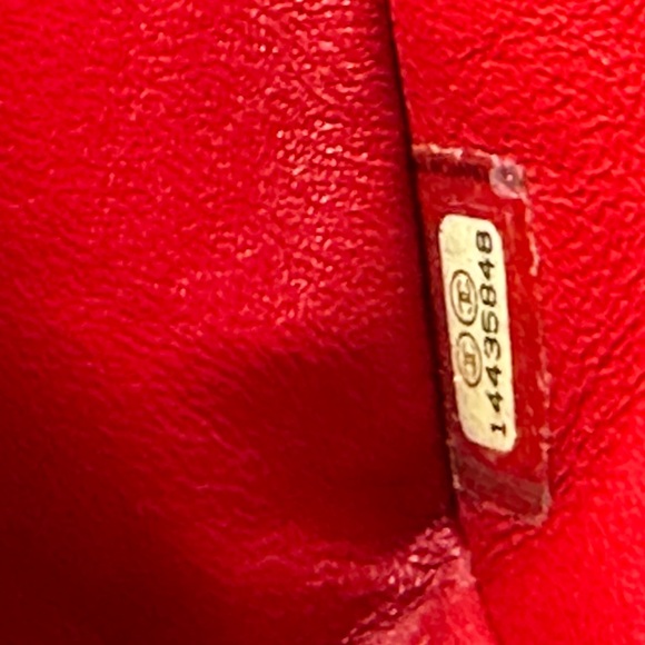 Chanel Maxi Patent - Picture 8 of 12